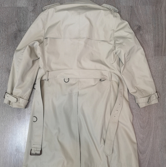Vintage London Fog Classic trench coat   **HOST PICK** - Picture 7 of 7